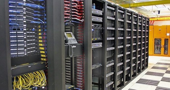 suhu dan kelembaban ruang server