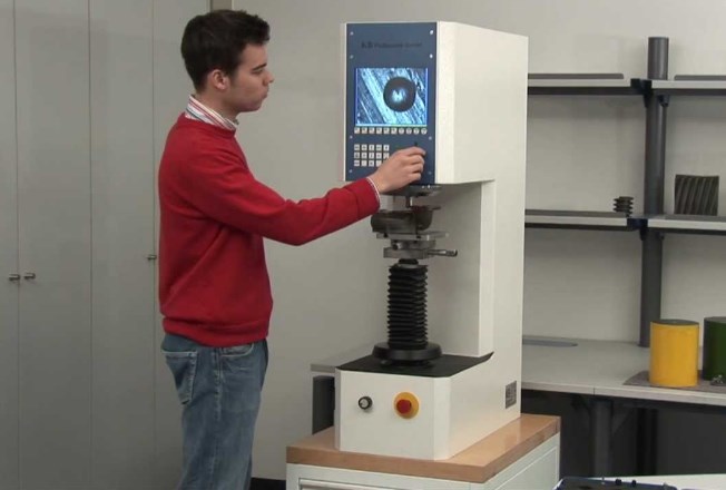 Mengenal Uji Kekerasan Vickers