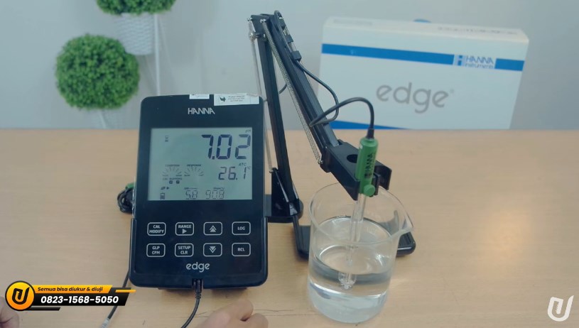 Mengukur pH Air Minum